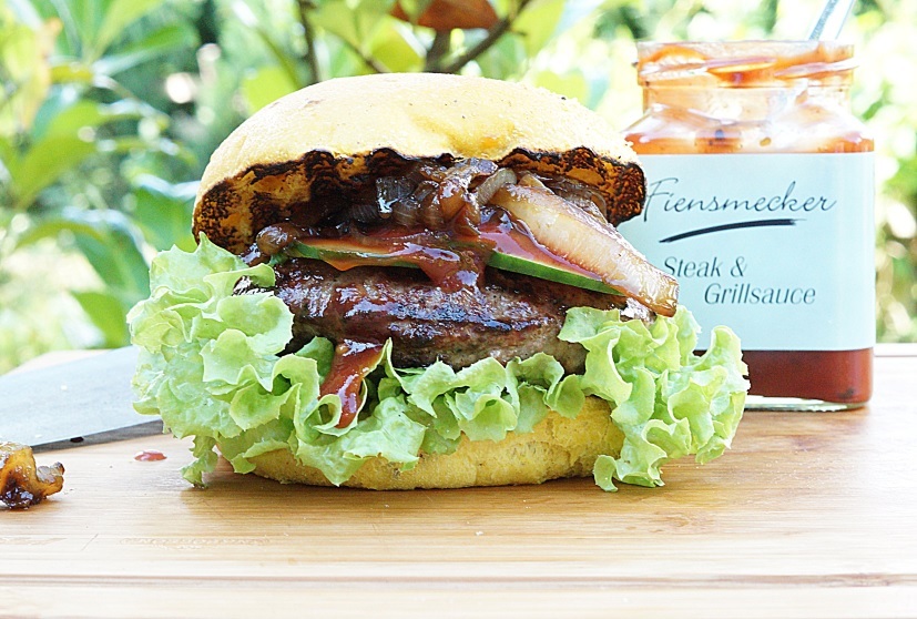 Salsiccia Burger mit Whiskey Zwiebeln