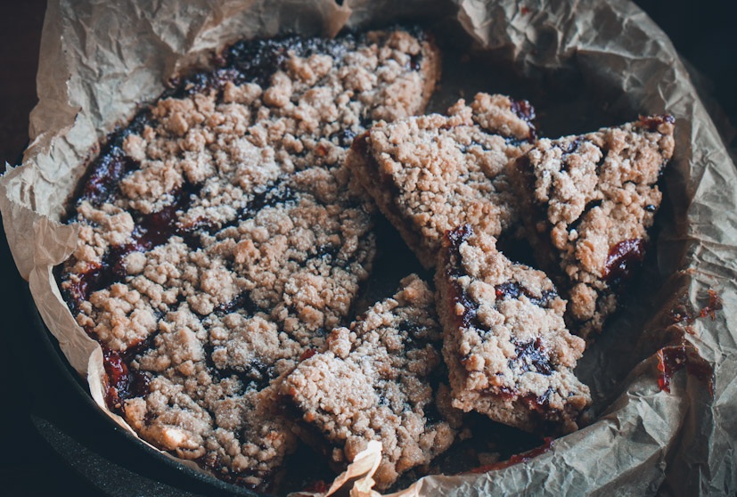 Veganer Streuselkuchen mit Haferflocken