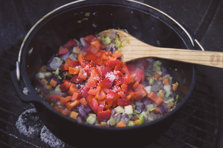 Vegetarisches Kartoffelgulasch Dutch Oven Rezepte
