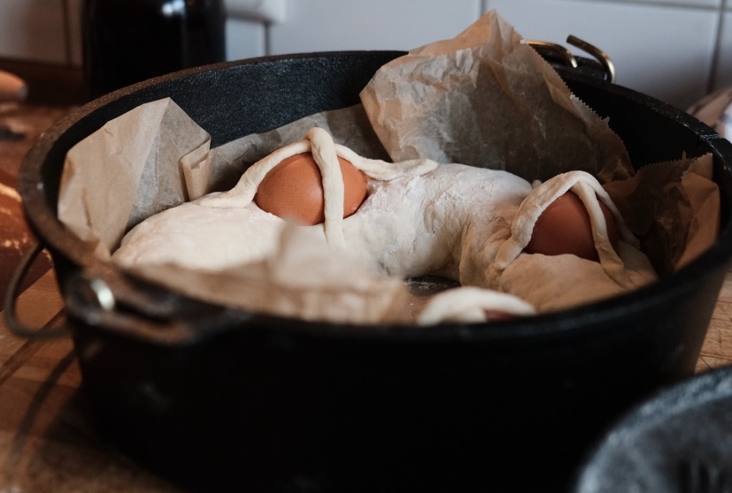 Casatiello im Dutch Oven vorbereiten