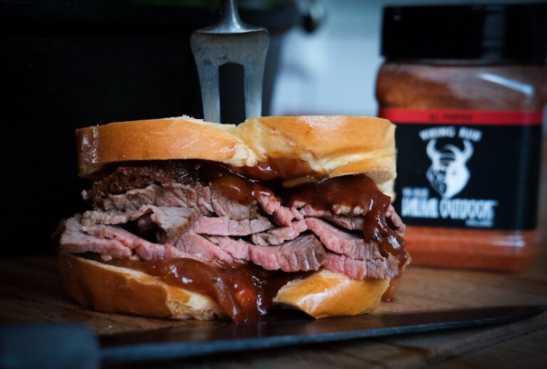 Tri Tip aus dem Dutch Oven Grill, BBQ und Gewürze