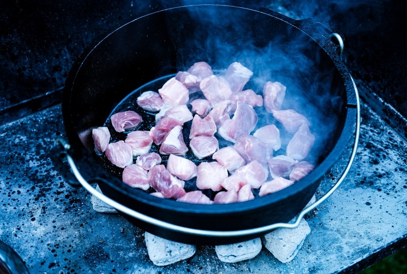 Gulasch anbraten