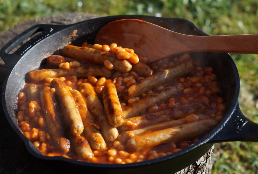 FRÜHSTÜCK AM FEUER